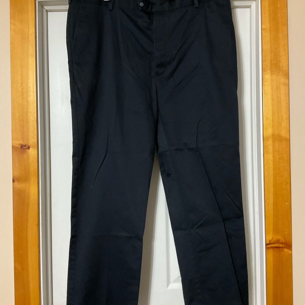 Round tree Black dress pants